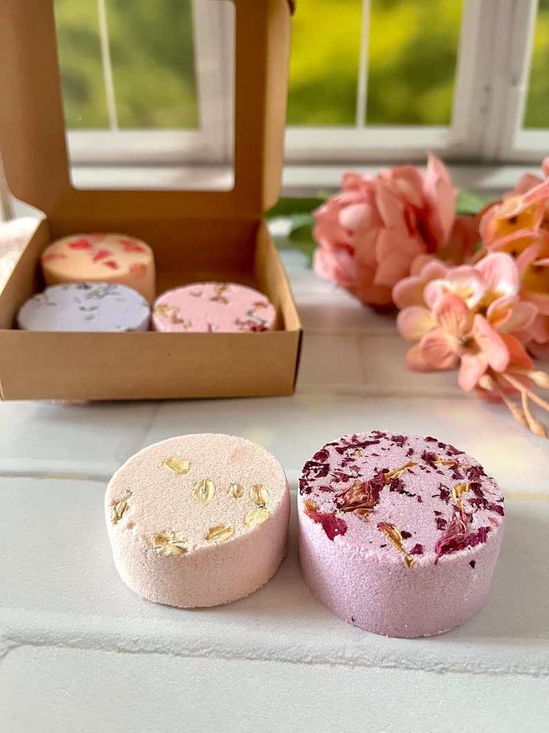 Botanical 2 oz Bath Bombs Set of 4 Pampering Spa Shower Steamers Aromatherapy Cocoa Butter Spa Bath Gift Spa Lover Spring Gift Set immagine 3