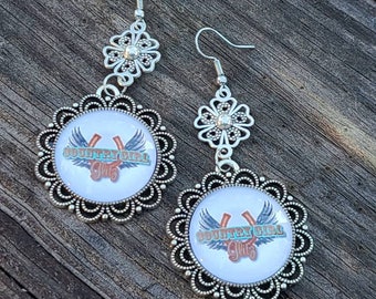Dangle country earrings... horseshoe with wings.. country girl glitz .. glass cabochon