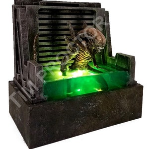 Alien xenomorph light up diorama