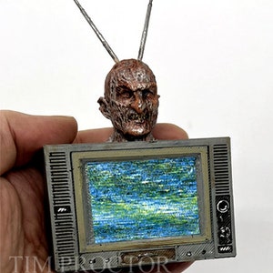 FREDDY   TV Magnet