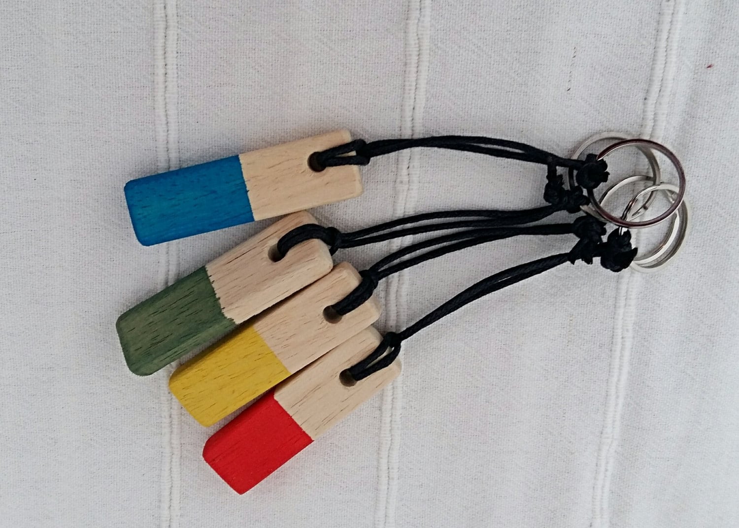 Wooden keychains, 4 keychain Wood, 4 keychain wood in different colors