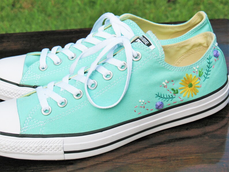 flower stitched converse
