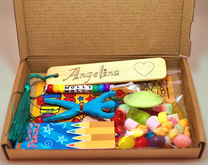Personalised Kids Party Favour Activity Box, Kids Activity Pack, Party bag/box, Personalised Bookmark & Keyring, Rainy Day Activity Pack