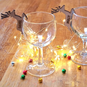 Decorações de vidro de rena personalizadas para o Natal, etiquetas para bebidas de Natal, cartões de lugar de Natal, lembrancinhas de mesa de Natal, configurações de lugar com nome
