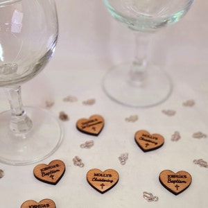 Personalisierte Kommunion, Taufe, Taufe Tisch Babyparty Herz Tisch Scatter Konfetti Favor Dekorationen Massiv Buchenholz