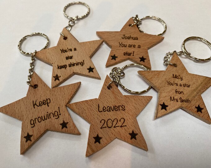 Personalised Wooden Student Incentive Gift, Teacher Gifts, Nursery Teacher gifts Keyring/Keychain School Leavers Gift/Pupil Christmas Gift