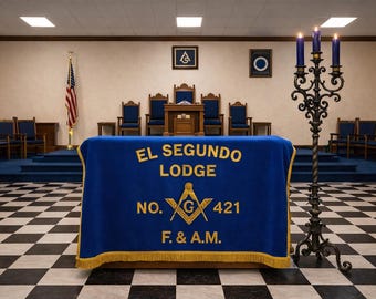 Mantel de altar masónico personalizado de terciopelo azul con bordado A.F. y A.M., bandera de compás cuadrado y nombre y número de logia personalizados.