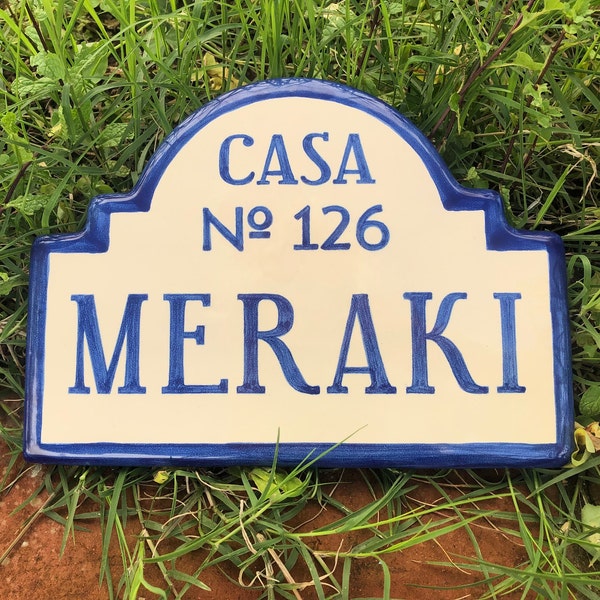 Hausnummernschild aus Keramik mit Namen - 25 x 18 cm (9,8 x 7") - Modell "CASA Nº " - Kundenspezifische Keramik, Zahlen und Buchstaben aus Keramikfliesen.