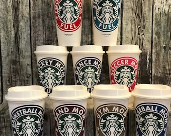 Band Mom • Fußball Mom • Swim Mom - Personalisierte Starbucks Kaffeetasse, benutzerdefinierter Becher (echt, wiederverwendbar) [hochwertige Geschenkidee]