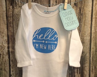 New baby gift - Hello I'm New Here Onesie (long sleeve or short sleeve bodysuit) [unisex baby gift, new mom gift | mom to be gift idea]