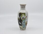 Antique Chinese porcelain small vase, 5 inches tall, 1940s