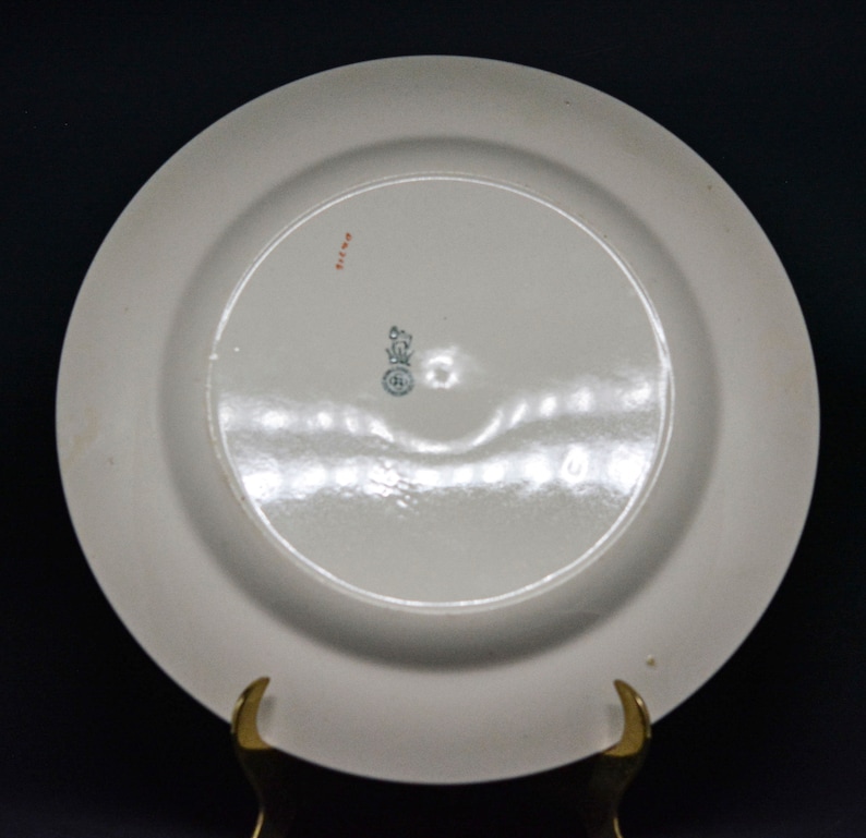 early 1900s 10 inches wide Antique English Royal Doulton porcelain plate