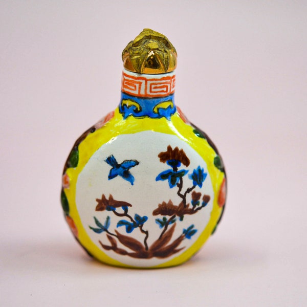 Vintage, Chinese, porcelain snuff bottle,2.5 inches tall,   1990s