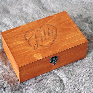 Personalized jewelry box, Memory box, Wooden box, Custom engraved box, Keepsake box, Treasury box