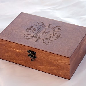 Caja de monograma personalizada, caja de madera con monograma, caja de joyería con monograma, regalo personalizado para ella