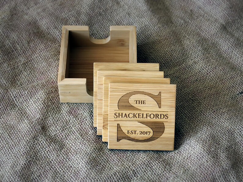 Posavasos de bambú personalizados con monograma y nombre grabados / Regalo personalizado para bodas o aniversarios imagen 7