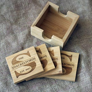 Posavasos de bambú personalizados con monograma y nombre grabados / Regalo personalizado para bodas o aniversarios imagen 6