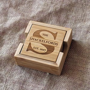 Posavasos de bambú personalizados con monograma y nombre grabados / Regalo personalizado para bodas o aniversarios imagen 5