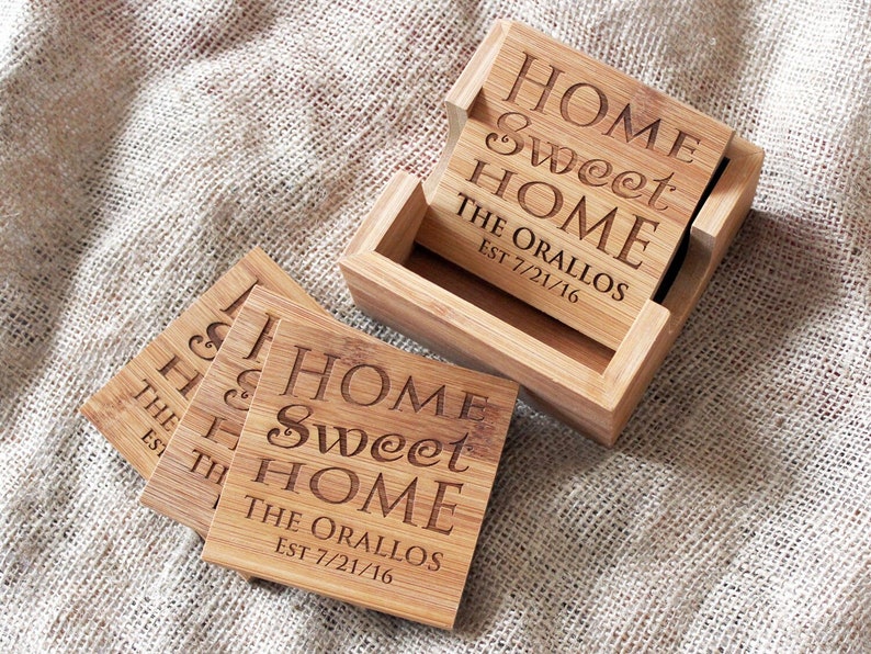 Set of four custom engraved bamboo coasters Home Sweet Home, Couple gift imagem 1
