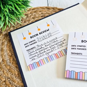 Blocchi Post-it® per recensioni di libri, bigliettini adesivi, regalo per amanti dei libri, cancelleria per lettori, diario di lettura immagine 3