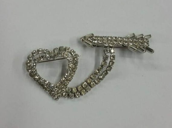 Rhinestone heart and arrow Cupid brooch - image 1