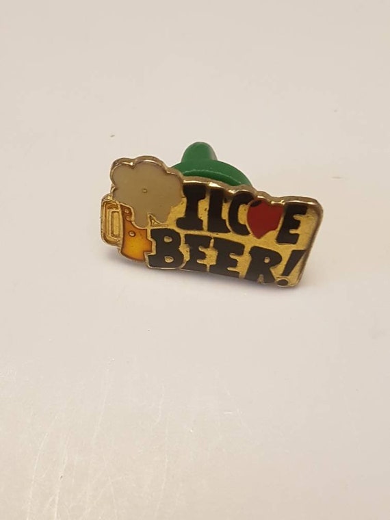 I love  beer / lapel Pin - image 1