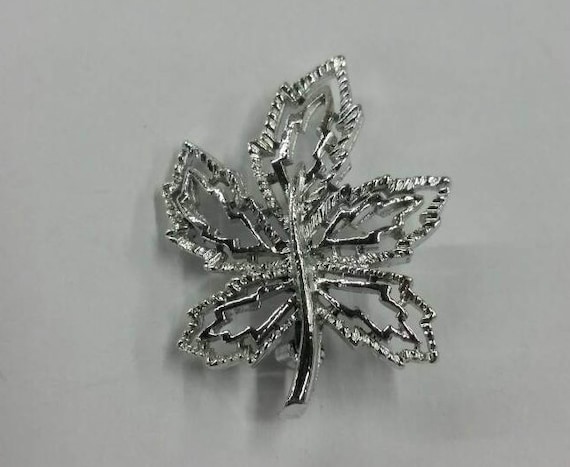 Silver maple  leaf brooch - image 2