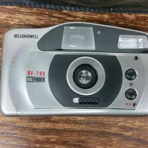Bell Howell BF-705 Big Finder camera with bag