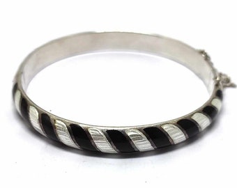 Vintage 1980s black and white 925 silver enamel bangle bracelet
