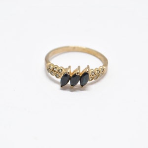Sapphire ring, sapphire engagement ring, blue sapphire ring, vintage sapphire ring, engagement ring sapphire, gold sapphire