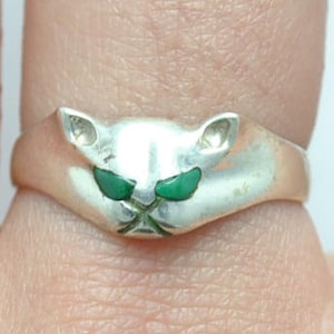 Cat ring, malachite ring, animal ring, silver ring, girl ring, vintage ring, boho ring, small ring, malachite jewelry, vintage jewelry