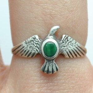 Silver eagle ring and malachite, malachite rings, eagle rings, vintage eagles, eagles jewelry, vintage jewelry, malachite jewelry, vintage
