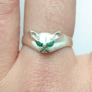 Cat ring, malachite ring, animal ring, silver ring, girl ring, vintage ring, boho ring, small ring, malachite jewelry, vintage jewelry