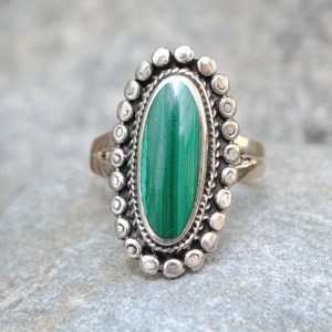 Malachite ring - vintage ring - boho ethnic style - oval ring - silver ring - vintage jewelry