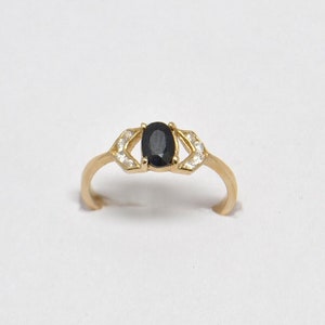 Sapphire ring, sapphire engagement ring, blue sapphire ring, vintage sapphire ring, engagement ring sapphire, gold sapphire