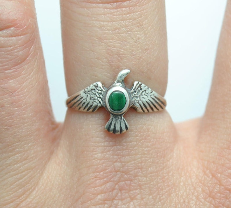 Silver eagle ring and malachite, malachite rings, eagle rings, vintage eagles, eagles jewelry, vintage jewelry, malachite jewelry, vintage image 1