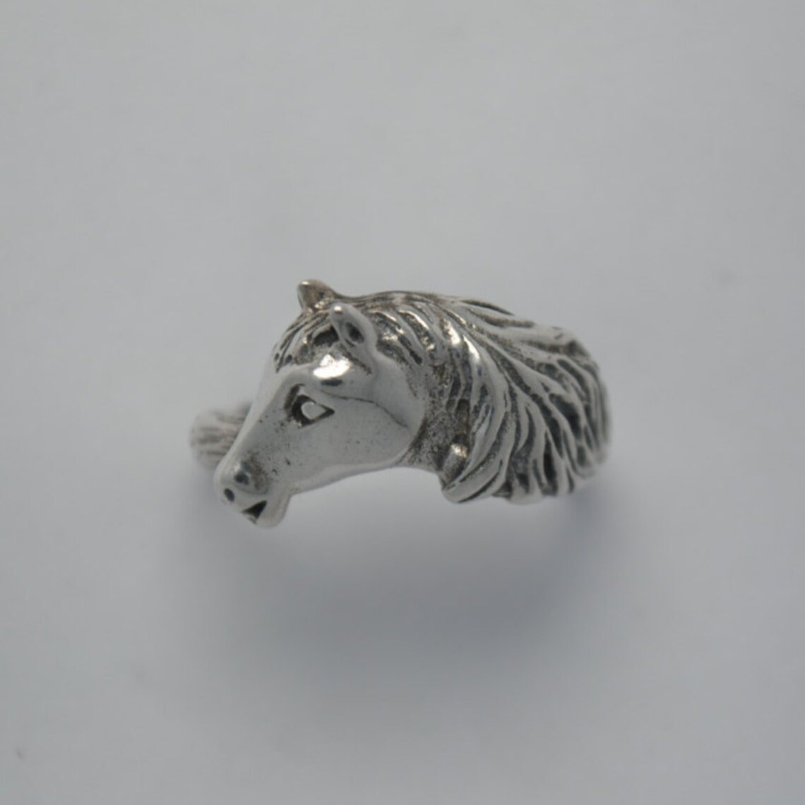 Bague En Argent Massif Old School Avec Trois Têtes De Cheval - Modèle T58 - Occasion