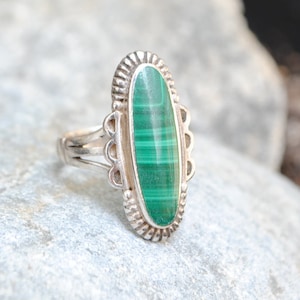 Malachite woman ring and sterling silver, vintage boho style