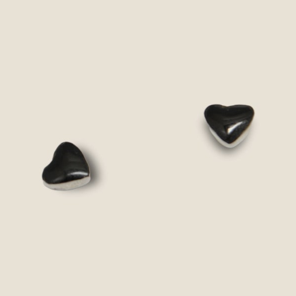 Heart stud, onyx stud, heart earrings, heart onyx stud, black onyx stud, black onyx earrings, stone stud, black onyx stud