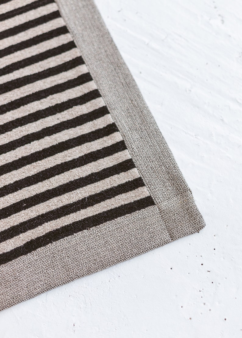 Linen cotton blend bath mat in neutral black colors, Farmhouse washable bath mat in size 20x28/ 50x70 cm, LAST ITEMS bl/nat. herringbone