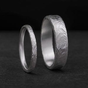 Silber eheringe, rustikale Trauringe, gehämmerte Silberringe, Behaglichkeit, Hochzeit, auf Bestellung