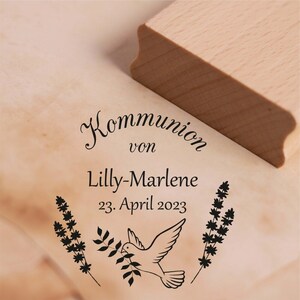 Stempel Kommunion von - mit Name und Datum - Motiv Taube Motivstempel 38 x 38 mm Holzstempel Kirche Geschenk Geschenkidee Lavendel Christ