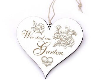 Schild Herz Wir sind im Garten • Motiv Sommer Blumen • 13 x 12 cm • Shabby Dekoschild Türschild Wanddeko Türdeko • Geschenk Gärtner Familie