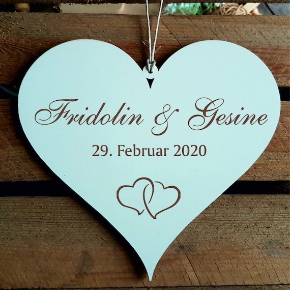 Personalisiertes Schild Herz Hochzeit mit Namen und Datum Herzen Braut  Bräutigam Brautpaar Geschenk Heirat Trauung Vermählung Liebe - .de