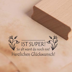Timbro con motivo Congratulazioni - non sei mai stato così vecchio - timbro in legno 68 x 28 mm - scrapbooking, goffratura, artigianato, timbratura