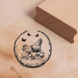 Motif Stamp Glucke with Chicks Stamp Wreath Butterflies 48 x 48 mm - Sello de madera Scrapbooking Estampados En relieve Artesanía - Farm Chicken
