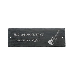 Può includere: Un cartello in ardesia nera con una chitarra elettrica incisa in bianco e il testo "IHR WUNSCHTEXT bis 2 Zeilen möglich."