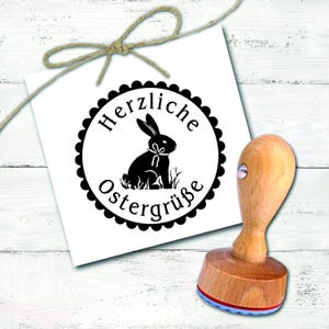 Ostern Stempel Herzliche Ostergrüße Ø 40 mm - Osterhase Motivstempel mit Griff - Geschenk Osternest - Osterstempel Holzstempel Ostergeschenk
