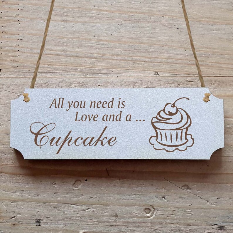 Sign All you need is Love CUPCAKE