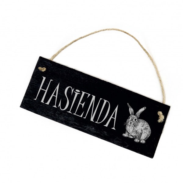 Hasen Schild aus Schiefer - Hasienda - Kaninchen Motiv - Türschild 22 x 8 cm - Gravur Schiefertafel Stallschild Hasenstall Kaninchenstall